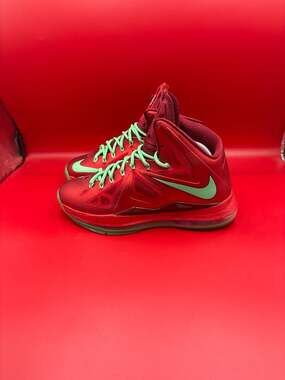 Nike LeBron X Christmas 541100-600 Size 9.5